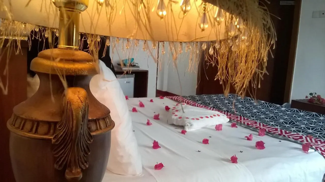 Anna Shanthi Villa Kandy 2*,