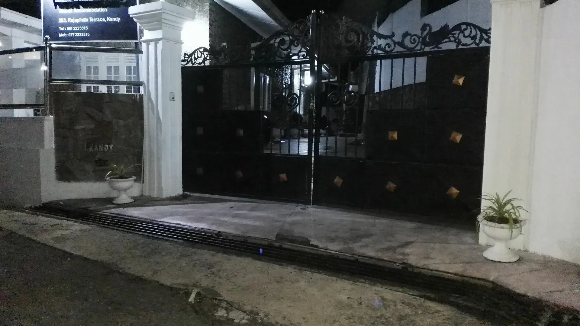 Gasthuis Anna Shanthi Villa Kandy